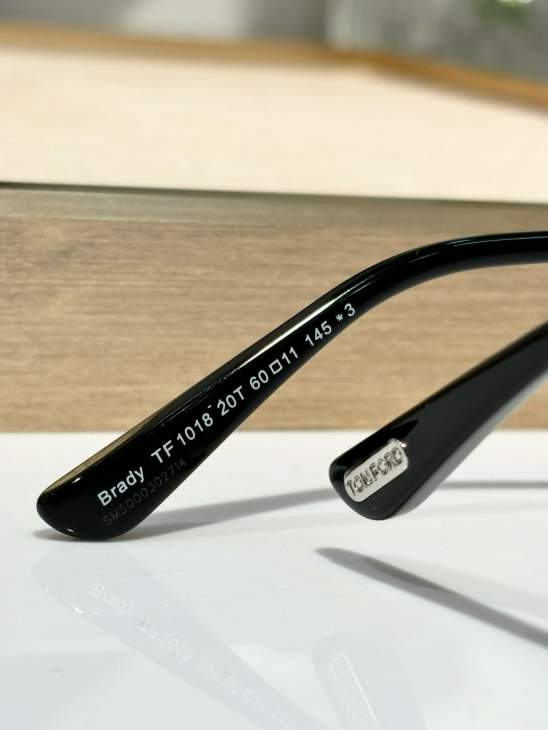 Picture of Tom Ford Sunglasses _SKUfw76203221fw
